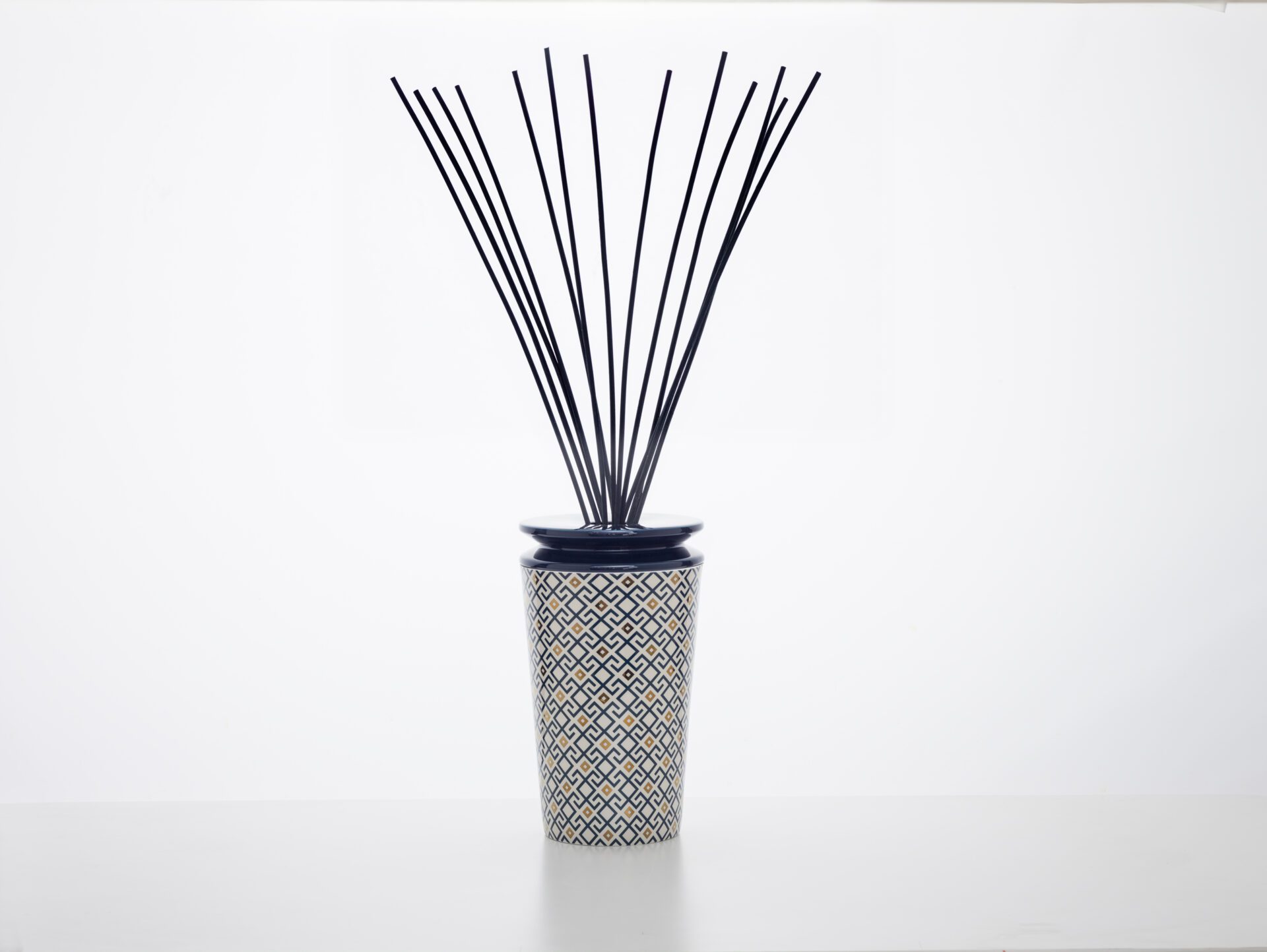 ILUM Fig Arabesque Diffuser Large 3500ml Max Benjamin